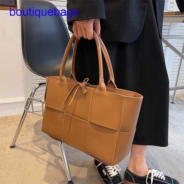 luxury bottegss venetss arco evening bags online store tote fashion 2023 one bag shoulder new spring and summer large capacity lat with logo
luxury bottegss venetss arco evening bags online store tote fashion 2023 one bag shoulder new spring and summer large capacity lat with logo