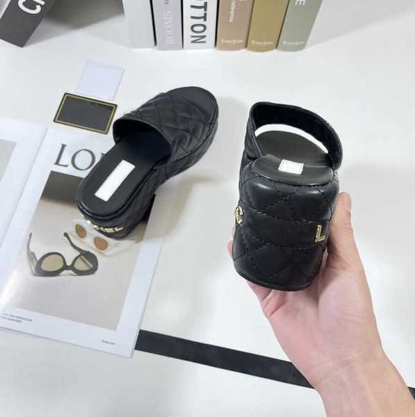 designer slippers platform sandals sheepskin slippers classic women metal buckle letter c matelasse quilted plaid sandal thick bottom 8.5cm, Black
designer slippers platform sandals sheepskin slippers classic women metal buckle letter c matelasse quilted plaid sandal thick bottom 8.5cm, Black