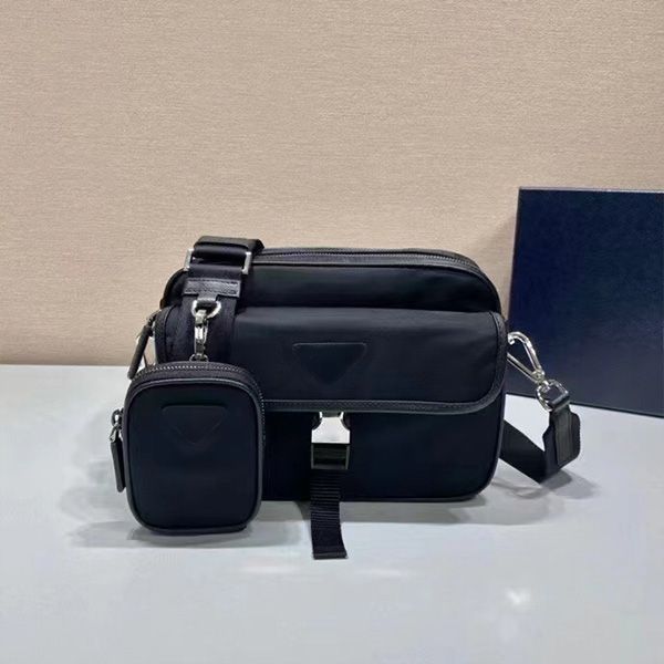 designer men's nylon satchel bag triangle crossbody bags fashion messenger shoulder postman bag black large capacity package clasp func
designer men's nylon satchel bag triangle crossbody bags fashion messenger shoulder postman bag black large capacity package clasp func