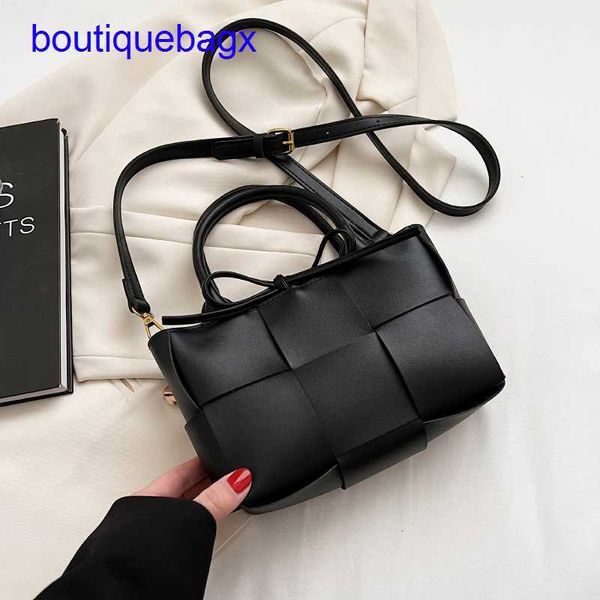luxury bottegss venetss arco evening bags online store 2023 and western-style spring small summer bag women's new fashion cross-bo with
luxury bottegss venetss arco evening bags online store 2023 and western-style spring small summer bag women's new fashion cross-bo with