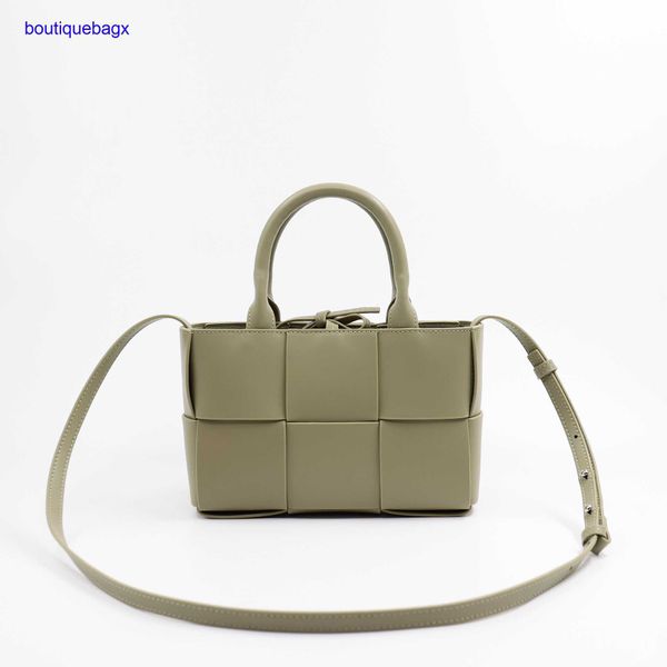 luxury bottegss venetss arco evening bags online store and large size hand-woven bag simple 2023 new versatile child-and-mother tr with logo
luxury bottegss venetss arco evening bags online store and large size hand-woven bag simple 2023 new versatile child-and-mother tr with logo