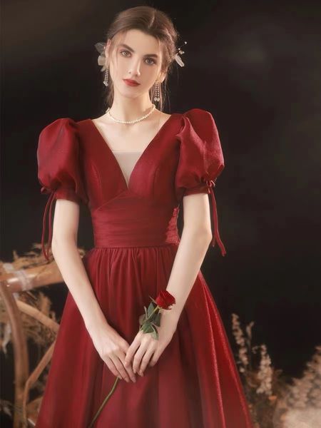 luxury prom dresses puff sleeve a-line burgundy satin tulle pleated lace up back floor-length evening celebrity banquet party gown, Black;red
luxury prom dresses puff sleeve a-line burgundy satin tulle pleated lace up back floor-length evening celebrity banquet party gown, Black;red