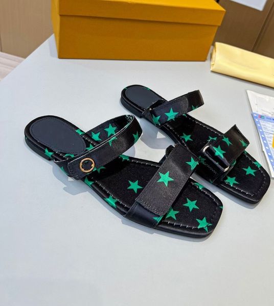 2023 spring and summer slippers new fashion outside wear light and comfortable, Black
2023 spring and summer slippers new fashion outside wear light and comfortable, Black