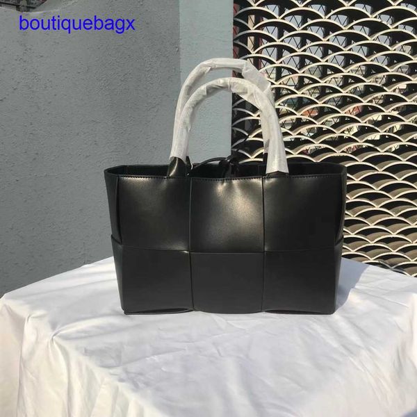 luxury bottegss venetss arco evening bags online store and new hand woven shopping bag in autumn winter 2023 large capacity tote l with logo
luxury bottegss venetss arco evening bags online store and new hand woven shopping bag in autumn winter 2023 large capacity tote l with logo