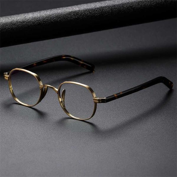 sunglasses 2023 new japanese designer pure titanium wannian tortoise frame with 132 plate small face box and high myopia glasses, White;black
sunglasses 2023 new japanese designer pure titanium wannian tortoise frame with 132 plate small face box and high myopia glasses, White;black