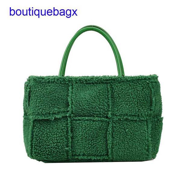 luxury bottegss venetss arco evening bags online store new autumn red and network winter lamb 2023 wool knitted tote plush handbag with logo
luxury bottegss venetss arco evening bags online store new autumn red and network winter lamb 2023 wool knitted tote plush handbag with logo