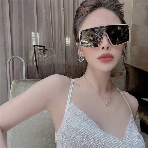 sunglasses 2023 new f's piece mask chen ruoxian's same sunglasses ffm0076, White;black
sunglasses 2023 new f's piece mask chen ruoxian's same sunglasses ffm0076, White;black