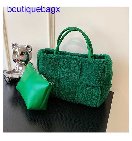luxury bottegss venetss arco evening bags online store female 2023 autumn and winter new woven handbag wool high grade middle with logo 9yh1
luxury bottegss venetss arco evening bags online store female 2023 autumn and winter new woven handbag wool high grade middle with logo 9yh1