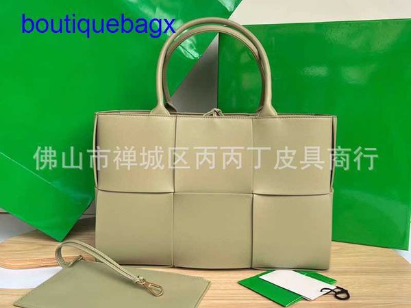 original edition luxury bottegss venetss arco evening bags online store leather tote tote bag large woven 6 plaid shopping cave st with logo
original edition luxury bottegss venetss arco evening bags online store leather tote tote bag large woven 6 plaid shopping cave st with logo