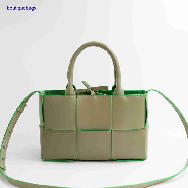 luxury bottegss venetss arco evening bags online store bag large capacity leather shoulder woven mummy hand commuter tote color ma with logo
luxury bottegss venetss arco evening bags online store bag large capacity leather shoulder woven mummy hand commuter tote color ma with logo