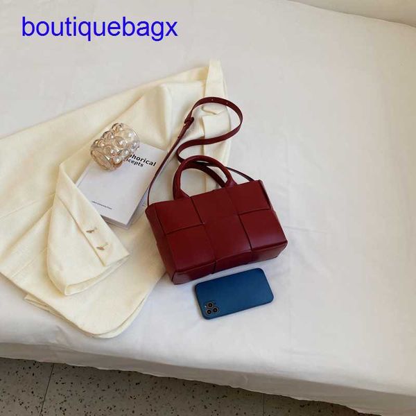 luxury bottegss venetss arco evening bags online store winter western-style new solid 2023 color bag women's rhombus candy portabl with
luxury bottegss venetss arco evening bags online store winter western-style new solid 2023 color bag women's rhombus candy portabl with