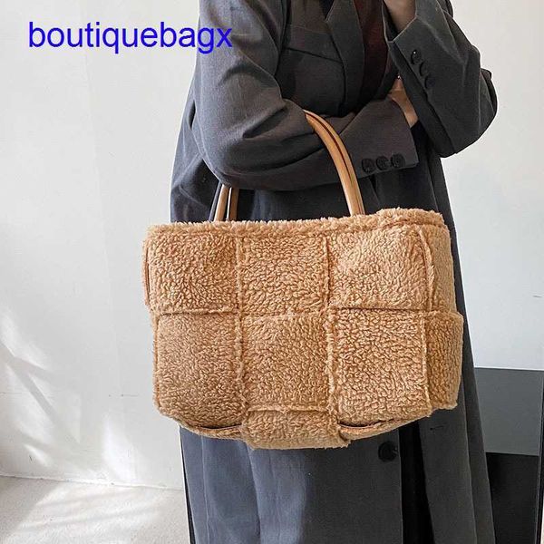 luxury bottegss venetss arco evening bags online store women's 2023 winter woven new fashion personalized small popular korean sty with
luxury bottegss venetss arco evening bags online store women's 2023 winter woven new fashion personalized small popular korean sty with