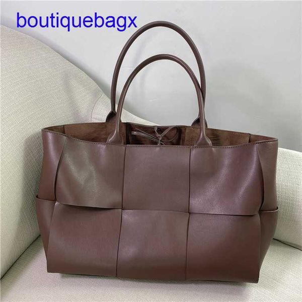 luxury bottegss venetss arco evening bags online store song and winter new 2023 huiqiao same autumn genuine leather woven tote sho with logo
luxury bottegss venetss arco evening bags online store song and winter new 2023 huiqiao same autumn genuine leather woven tote sho with logo