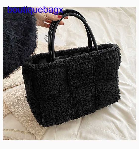 luxury bottegss venetss arco evening bags online store female 2023 autumn and winter new woven handbag wool high grade middle with logo 5bcg
luxury bottegss venetss arco evening bags online store female 2023 autumn and winter new woven handbag wool high grade middle with logo 5bcg