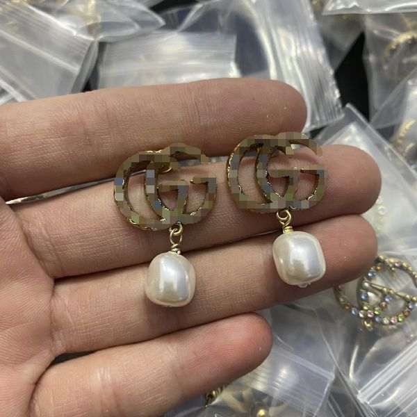 women 18k gold stud plated luxury brand designers letters geometric famous ladies round crystal rhinestone pearl earring wedding party jewer, Golden;silver
women 18k gold stud plated luxury brand designers letters geometric famous ladies round crystal rhinestone pearl earring wedding party jewer, Golden;silver