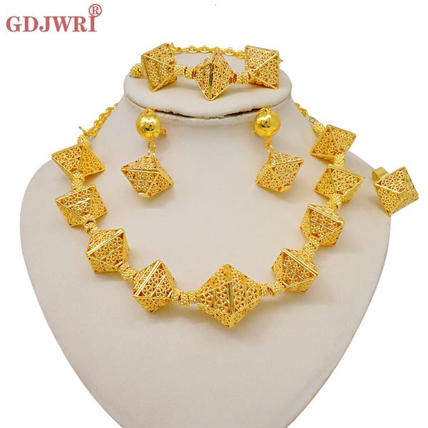wedding jewelry sets fashion dubai gold color luxury ethiopian irregular jewelry sets african india wedding necklace earrings set for women, Slivery;golden
wedding jewelry sets fashion dubai gold color luxury ethiopian irregular jewelry sets african india wedding necklace earrings set for women, Slivery;golden
