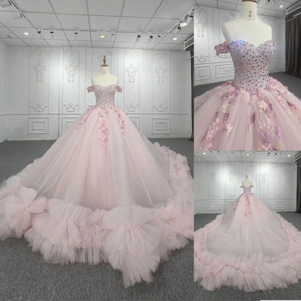 2023 light pink quinceanera dresses lace applique off the shoulder straps sparkly crystals beaded corset back sweet 16 party prom ball eveni, Blue;red
2023 light pink quinceanera dresses lace applique off the shoulder straps sparkly crystals beaded corset back sweet 16 party prom ball eveni, Blue;red