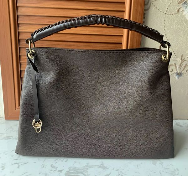 women shoulder ss messenger bags lady 2023 fashion luxury handbags cross body famous designer hasp removable leather straps popular female p
women shoulder ss messenger bags lady 2023 fashion luxury handbags cross body famous designer hasp removable leather straps popular female p