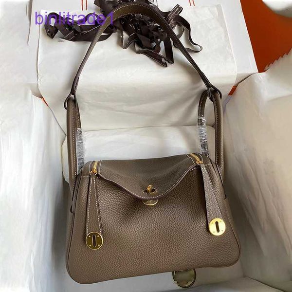 designer original 2023 new high-end fashion handmade wax thread 26 lindys bag tc doctor single-shoulder portable diagonal women's of sa
designer original 2023 new high-end fashion handmade wax thread 26 lindys bag tc doctor single-shoulder portable diagonal women's of sa