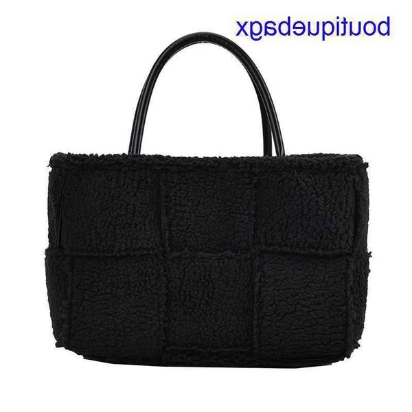 luxury bottegss venetss arco evening bags online store capacity bag large small portable plush crowd design women's 2023 new fashi with
luxury bottegss venetss arco evening bags online store capacity bag large small portable plush crowd design women's 2023 new fashi with