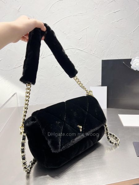 autumn and winter plush fashion one shoulder bag designer women's handbag crossbody bag black luxury purse chain optional size
autumn and winter plush fashion one shoulder bag designer women's handbag crossbody bag black luxury purse chain optional size