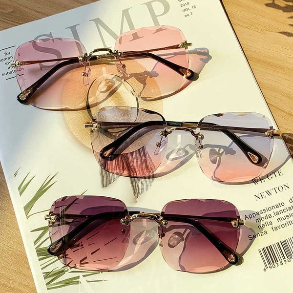 sunglasses sunglasses women's korean version chaowang red ins fashion square thin glasses women's anti ultraviolet, White;black
sunglasses sunglasses women's korean version chaowang red ins fashion square thin glasses women's anti ultraviolet, White;black
