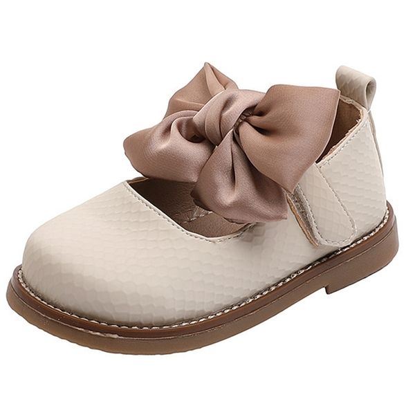 sneakers 13 5 18 5cm brand children solid pure shoes girls leather lace bow knot sweet soft princess dress for wedding 230313, Black;red
sneakers 13 5 18 5cm brand children solid pure shoes girls leather lace bow knot sweet soft princess dress for wedding 230313, Black;red