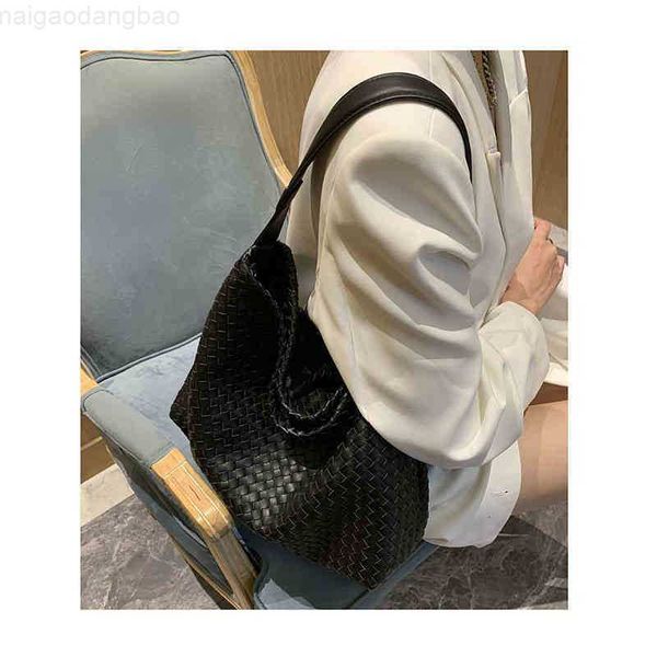 venetasss designer luxurys bottegasss handbags woven large bag women's 2022 autumn and winter capacity tote soft single shoulder armpit
venetasss designer luxurys bottegasss handbags woven large bag women's 2022 autumn and winter capacity tote soft single shoulder armpit