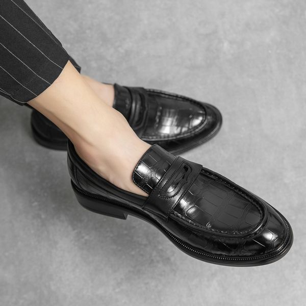 luxurious men dress shoes loafers men driving shoes casual man fit classic party british social shoes pointed fashion mules, Black;white
luxurious men dress shoes loafers men driving shoes casual man fit classic party british social shoes pointed fashion mules, Black;white