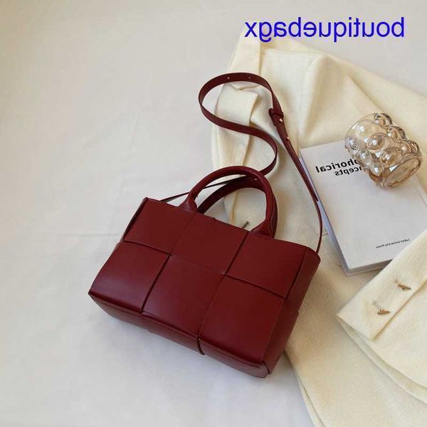 luxury bottegss venetss arco evening bags online store spring new trend women's bag in leisure 2023 fashion one-shoulder simple cr with
luxury bottegss venetss arco evening bags online store spring new trend women's bag in leisure 2023 fashion one-shoulder simple cr with
