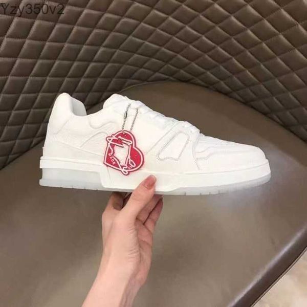 and spring quality viutonity summer designer luxury louiseity high men sports shoes collision color outsole super good-looking size38-45
and spring quality viutonity summer designer luxury louiseity high men sports shoes collision color outsole super good-looking size38-45