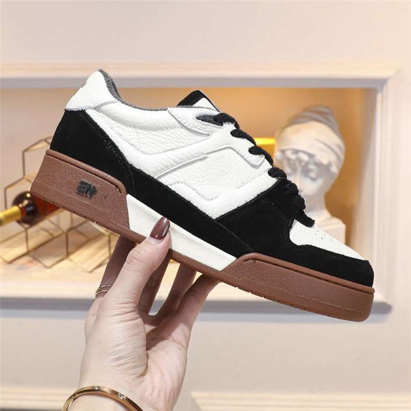 luxury design bowling shoes 2023 fendyity fashionable men's and women's letter logo casual outdoor sports shoes 02-02
luxury design bowling shoes 2023 fendyity fashionable men's and women's letter logo casual outdoor sports shoes 02-02