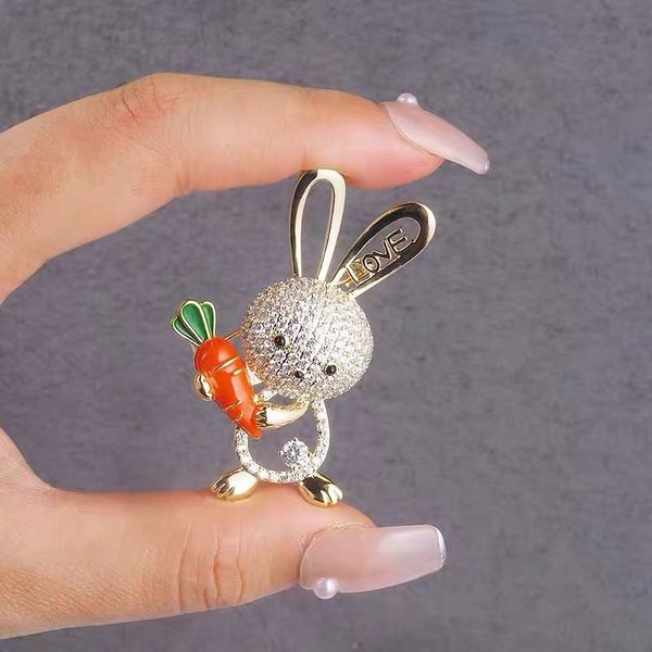 rabbit carrot rhinestone lapel pin cute rabbit brooches animal pin cloth bag accessories fashion jewelry t28, Gray
rabbit carrot rhinestone lapel pin cute rabbit brooches animal pin cloth bag accessories fashion jewelry t28, Gray