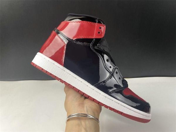 2023 favorite basketball shoes jumpman 1 high og bred patent leather black white varsity red fashion sport sneakers come with box
2023 favorite basketball shoes jumpman 1 high og bred patent leather black white varsity red fashion sport sneakers come with box