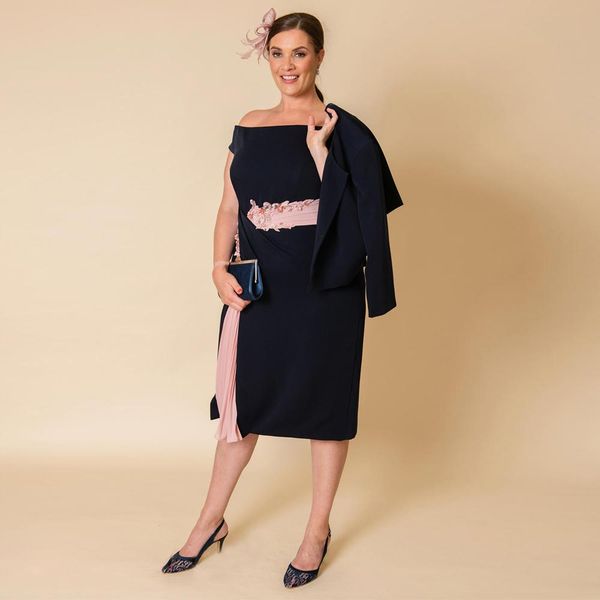 modest plus size mother of the bride dresses sheath off the shoulder wedding guest dress with long sleeves jacket knee length satin evening, Black;red
modest plus size mother of the bride dresses sheath off the shoulder wedding guest dress with long sleeves jacket knee length satin evening, Black;red