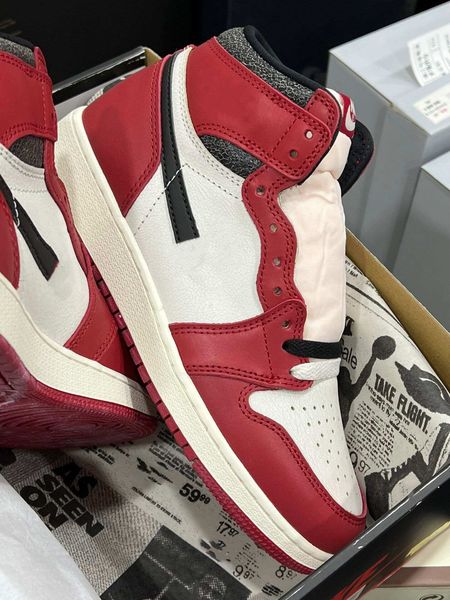 jumpman 1s basketball shoes girls boys 2023 latest jumpman 1 high og chicago lost and found outdoor athletics sports designer sneakers, Red;white
jumpman 1s basketball shoes girls boys 2023 latest jumpman 1 high og chicago lost and found outdoor athletics sports designer sneakers, Red;white