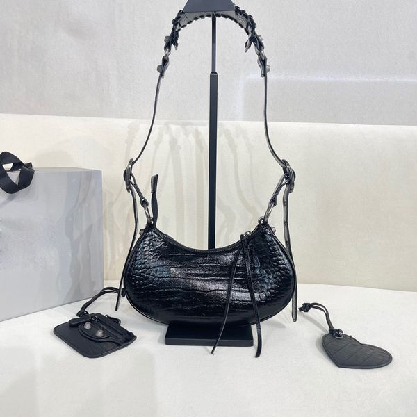 half moon motorcycle bb bags lady vintage ring rivets mini handbag heart wallet coin purse shoulder cross body totes clutch
half moon motorcycle bb bags lady vintage ring rivets mini handbag heart wallet coin purse shoulder cross body totes clutch