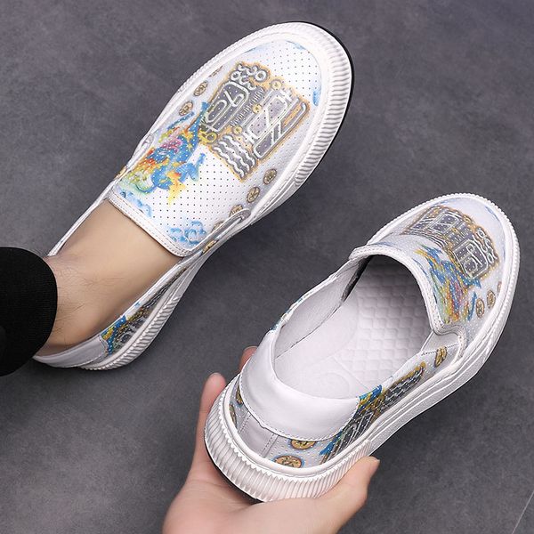 large size 37-45 men casual running shoes breathable hole loafers printed totem first layer of cowhide male sneakers chaussure, Black
large size 37-45 men casual running shoes breathable hole loafers printed totem first layer of cowhide male sneakers chaussure, Black
