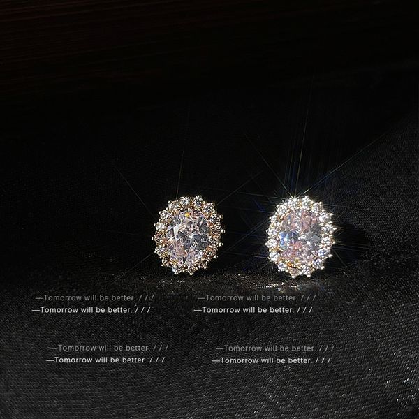 female luxury crystal round stud earrings vintage wedding jewelry white zircon stone earrings for women, Golden;silver
female luxury crystal round stud earrings vintage wedding jewelry white zircon stone earrings for women, Golden;silver