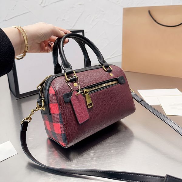 23ss designer luxury tote sac womens crossbody classic bags letter leather hand bags ladies artwork fashion handbag
23ss designer luxury tote sac womens crossbody classic bags letter leather hand bags ladies artwork fashion handbag