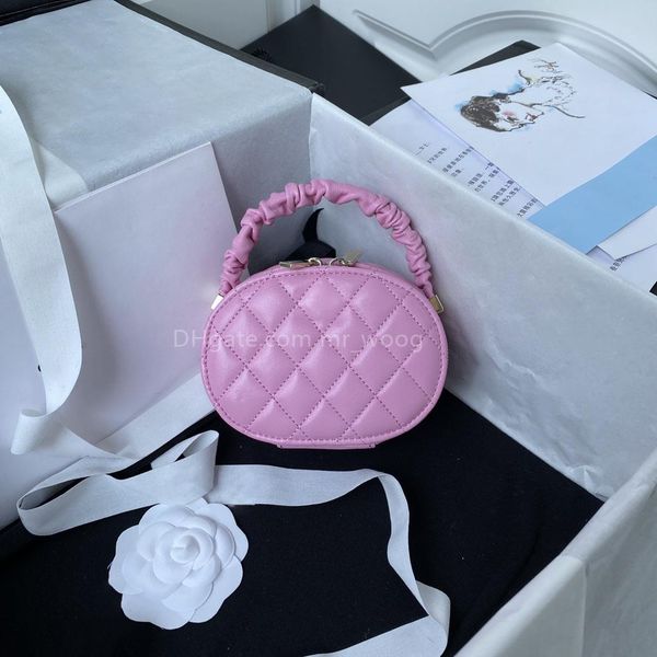 2023 spring and summer small round bag carrying makeup bag single shoulder bag crossbody bag leather luxury clutch bag 5a quality
2023 spring and summer small round bag carrying makeup bag single shoulder bag crossbody bag leather luxury clutch bag 5a quality