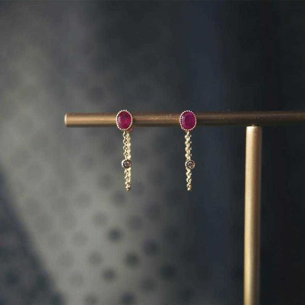 charm new original oval ruby design sense chain earrings unique craftsmanship retro elegance light luxury charm women's silver jewelry, Golden
charm new original oval ruby design sense chain earrings unique craftsmanship retro elegance light luxury charm women's silver jewelry, Golden