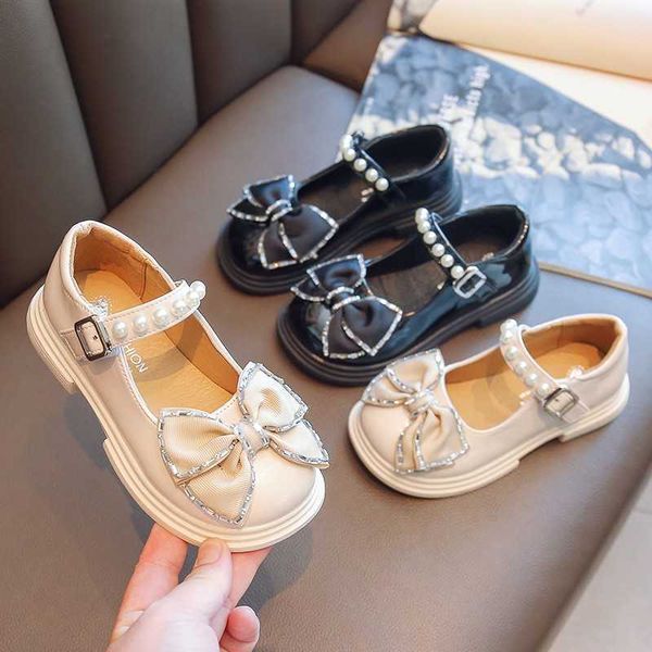 flat shoes girls leather with bow-knot pearls beading princess sweet cute soft comfortable children flats kids shoes p230314, Black;grey
flat shoes girls leather with bow-knot pearls beading princess sweet cute soft comfortable children flats kids shoes p230314, Black;grey