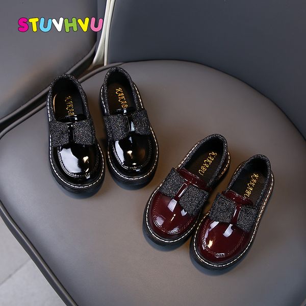 sneakers patent leather girls princess shoes black soft bottom non-slip school children shoes winter plus velvet warm kids shoes 230313, Black;red
sneakers patent leather girls princess shoes black soft bottom non-slip school children shoes winter plus velvet warm kids shoes 230313, Black;red
