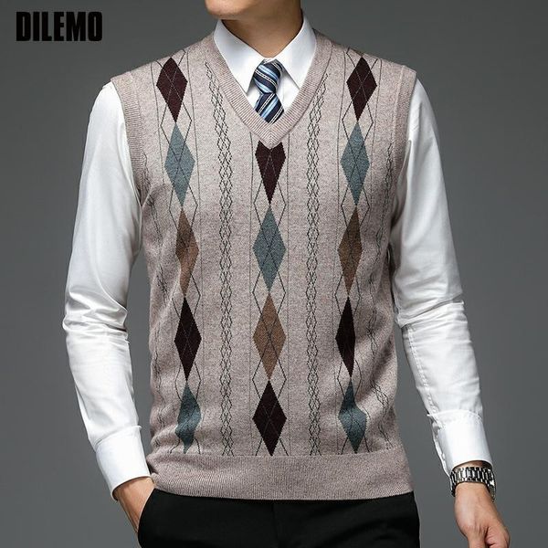 men s vests autum fashion brand argyle pullover sweater v neck knit vest diamond trendy 6 wool sleeveless casual clothing 230313, Black;white
men s vests autum fashion brand argyle pullover sweater v neck knit vest diamond trendy 6 wool sleeveless casual clothing 230313, Black;white