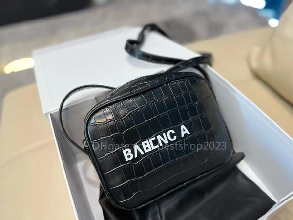 high street fashion in the ancient bag shoulder bag crossbody bag handbag camera bag daily with casual versatile black zipper size 20 * 15cm
high street fashion in the ancient bag shoulder bag crossbody bag handbag camera bag daily with casual versatile black zipper size 20 * 15cm