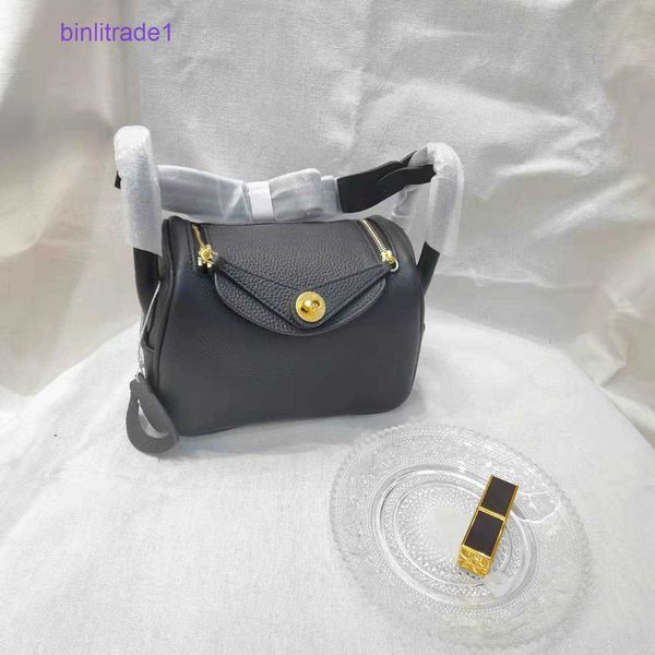 designer original litchi 2020 new togo lindi small head layer cow leather single shoulder diagonal span portable doctor's bag gold buck
designer original litchi 2020 new togo lindi small head layer cow leather single shoulder diagonal span portable doctor's bag gold buck