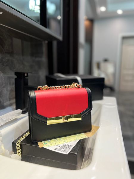 2023 luxury handbag shoulder bag brand designer ladies metal chain black clamshell messenger chain bags box wholesale
2023 luxury handbag shoulder bag brand designer ladies metal chain black clamshell messenger chain bags box wholesale