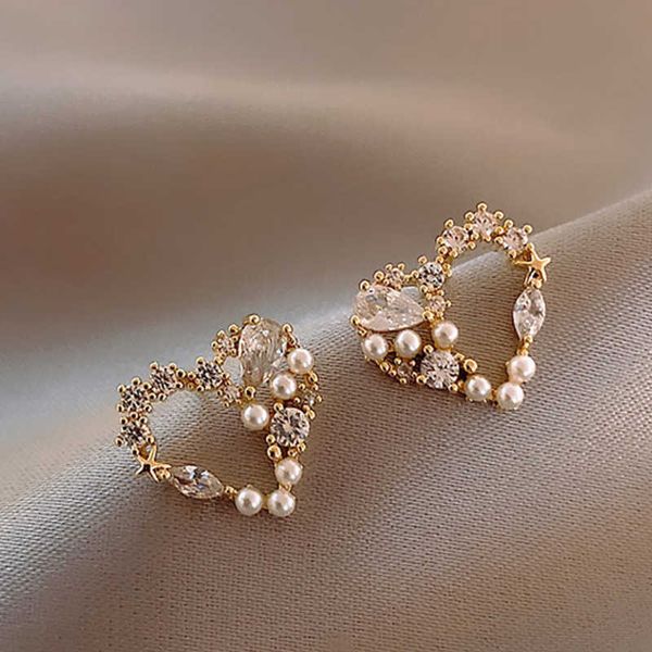 charm simple imitation pearl heart earrings for female temperament stud earrings 2021 trendy elegant fashion wedding jewelry aa230519, Golden
charm simple imitation pearl heart earrings for female temperament stud earrings 2021 trendy elegant fashion wedding jewelry aa230519, Golden