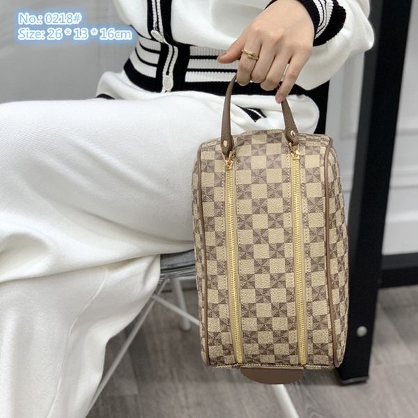 factory wholesale ladies shoulder bags 4 colors lightweight waterproof leather storage handbag portable travel double zipper classic printed
factory wholesale ladies shoulder bags 4 colors lightweight waterproof leather storage handbag portable travel double zipper classic printed